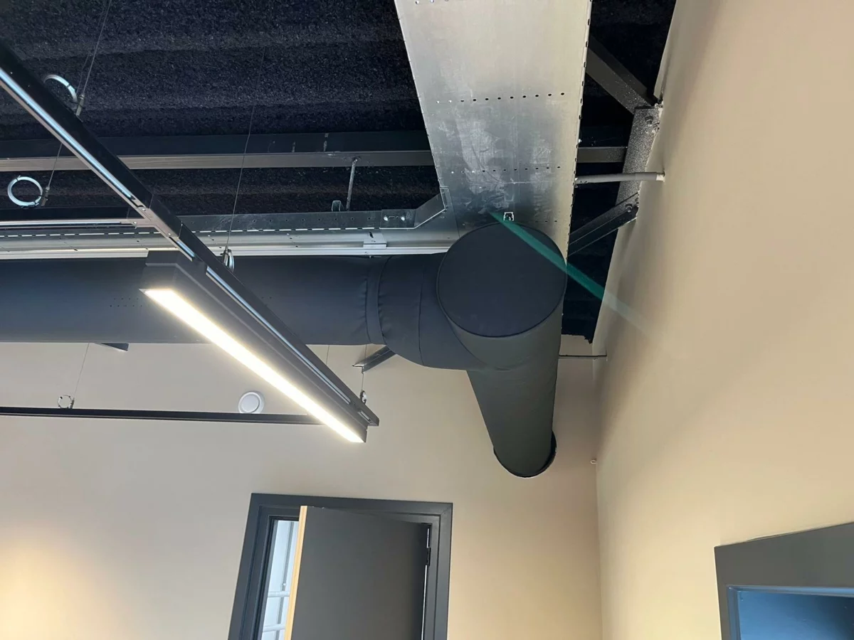 Airco installatie in gasloos kantoor in De Goorn