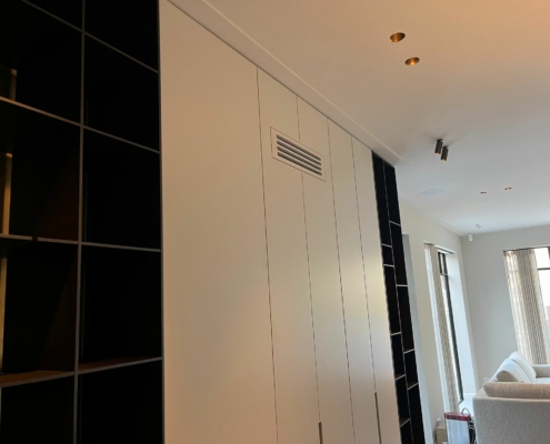 Prachtig maatwerk van een ingebouwde airconditioning in gerenoveerde woning Prachtig maatwerk van een ingebouwde airconditioning in gerenoveerde woning